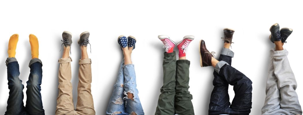 Tell interesting and engaging stories in English using correct grammar and the best vocabulary